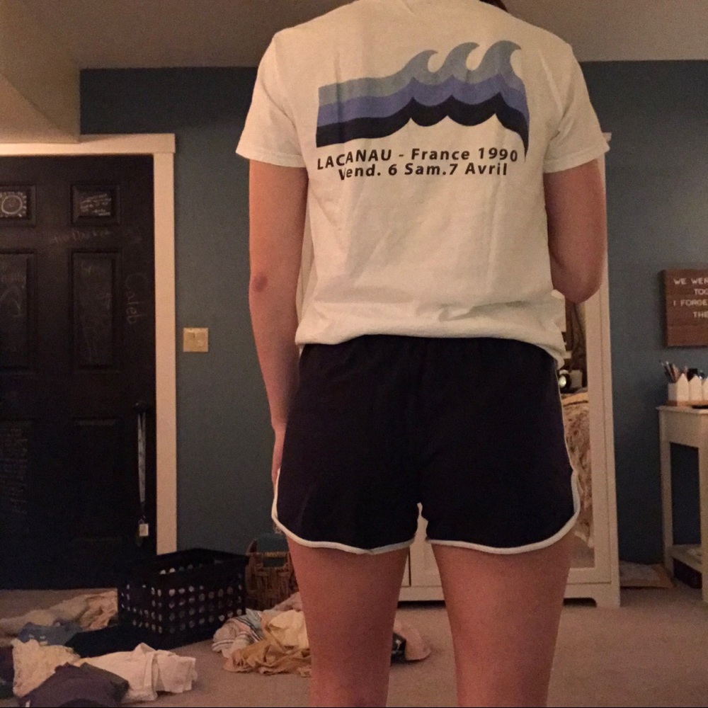 Brandy Melville John Galt france wave tee - Picture 2 of 2